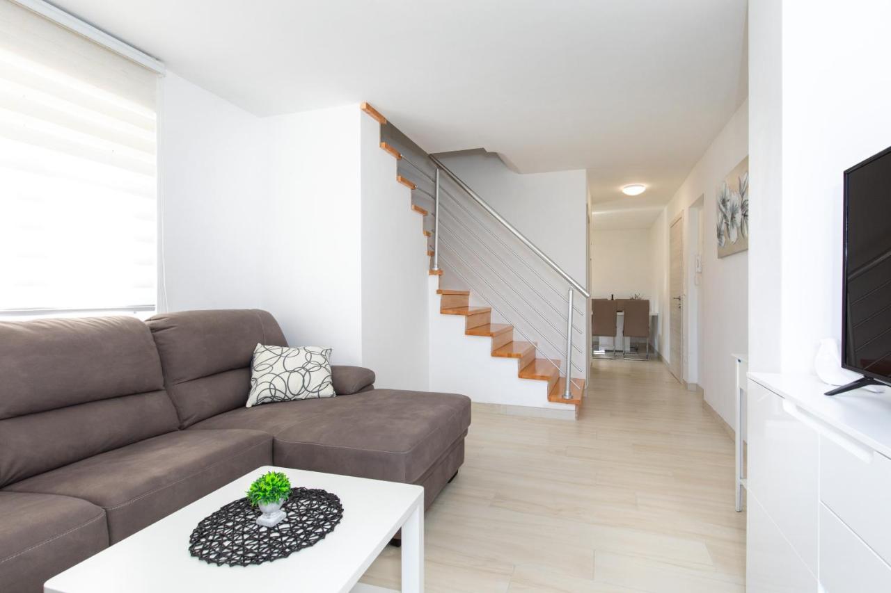 Apartments Augustinovic Baška Εξωτερικό φωτογραφία